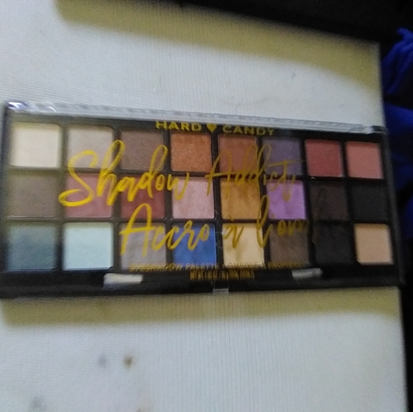 Makeup pallets eye shawdows - Picture 2 of 3